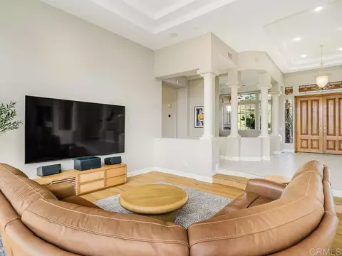Living - 2737 Dos Lomas, Fallbrook, CA 92028 photo 3 of 5