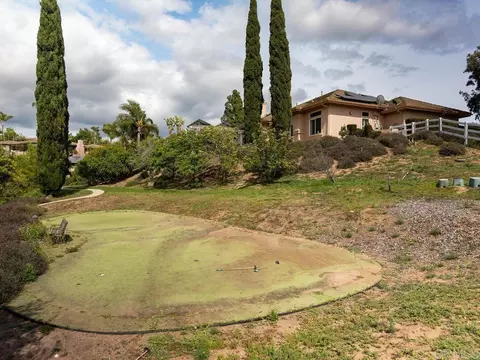 Exterior - 2737 Dos Lomas, Fallbrook, CA 92028 photo 18 of 27