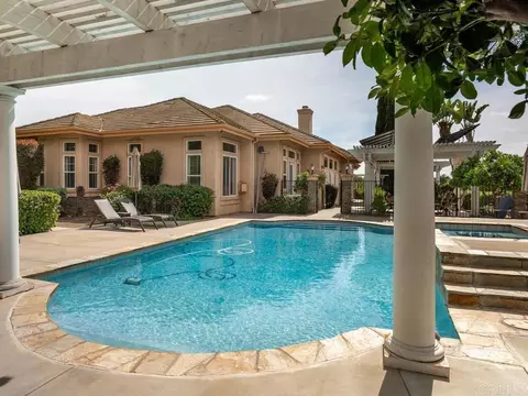 Exterior - 2737 Dos Lomas, Fallbrook, CA 92028 photo 12 of 27