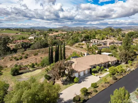View/Area - 2737 Dos Lomas, Fallbrook, CA 92028 photo 4 of 6