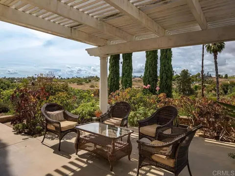 Exterior - 2737 Dos Lomas, Fallbrook, CA 92028 photo 5 of 27