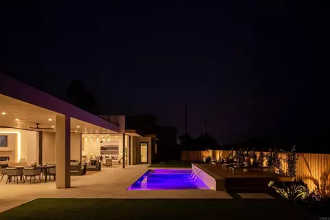 Exterior - 601 N Cedros Ave, Solana Beach, CA 92075 photo 9 of 10