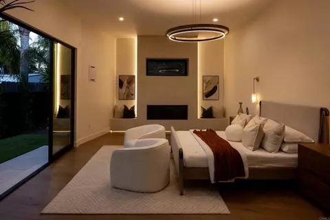 Bedroom - 601 N Cedros Ave, Solana Beach, CA 92075 photo 4 of 6