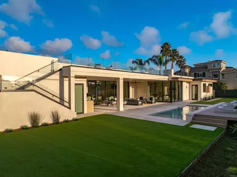Exterior - 601 N Cedros Ave, Solana Beach, CA 92075 photo 3 of 10
