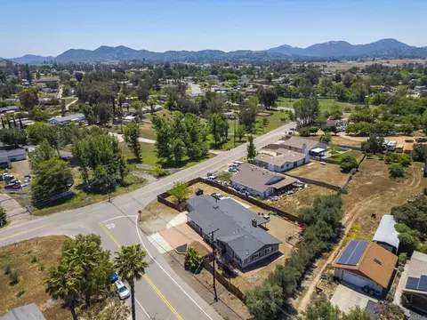 View/Area - 655 Hunter St, Ramona, CA 92065 photo 4 of 8
