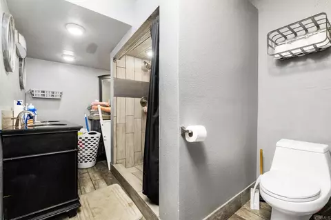 Bath - 655 Hunter St, Ramona, CA 92065 photo 1 of 6