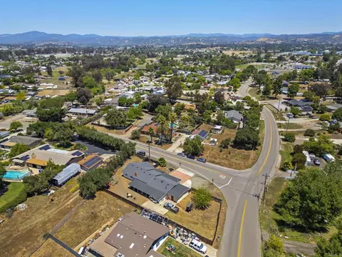 View/Area - 655 Hunter St, Ramona, CA 92065 photo 7 of 8