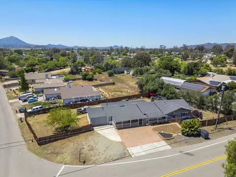 View/Area - 655 Hunter St, Ramona, CA 92065 photo 2 of 8