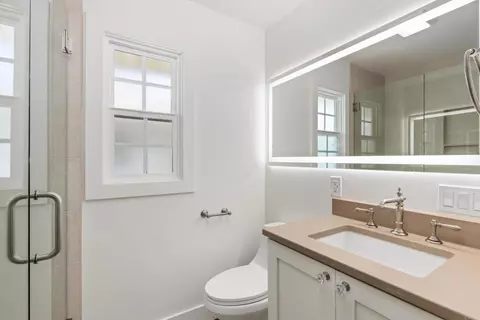 Bath - 185 Juniper Ave, Carlsbad, CA 92008 photo 3 of 4
