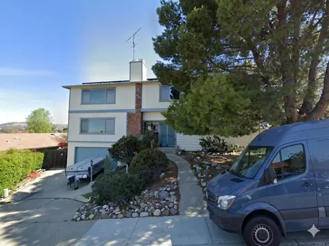 810 Omar Dr, Escondido, CA 92025