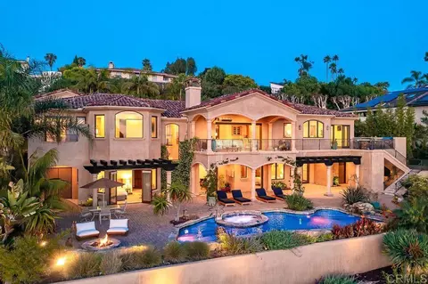 7133 Obelisco Cir, Carlsbad, CA 92009