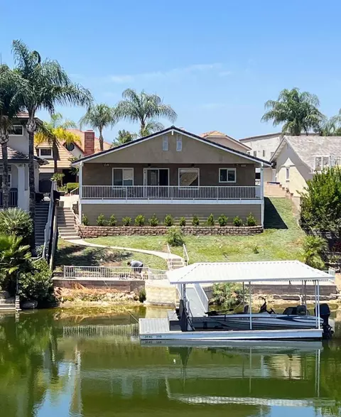 30194 White Wake Dr, Canyon Lake, CA 92587