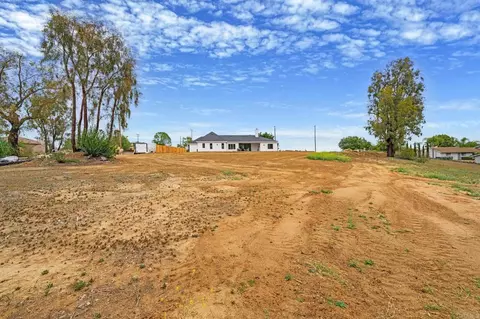 Exterior - 1547 Dickey St, Fallbrook, CA 92028 photo 7 of 7