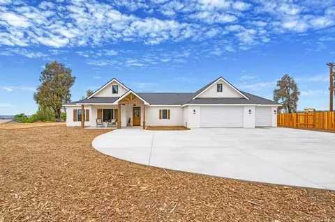 1547 Dickey St, Fallbrook, CA 92028