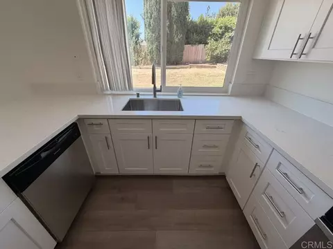 Kitchen - 14744 Roberto Rio Rd, Poway, CA 92064 photo 4 of 6