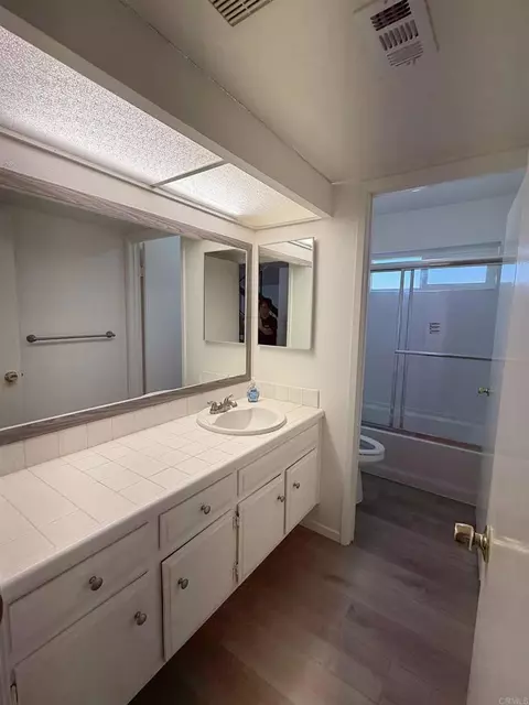 Bath - 14744 Roberto Rio Rd, Poway, CA 92064 photo 4 of 6