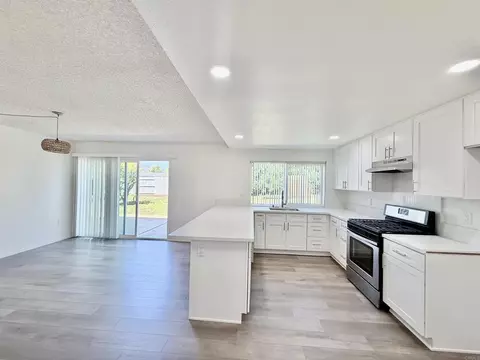 Kitchen - 14744 Roberto Rio Rd, Poway, CA 92064 photo 2 of 5