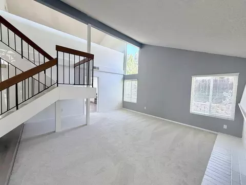 Living - 14744 Roberto Rio Rd, Poway, CA 92064 photo 4 of 11