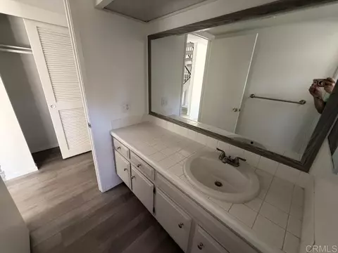 Bath - 14744 Roberto Rio Rd, Poway, CA 92064 photo 2 of 4