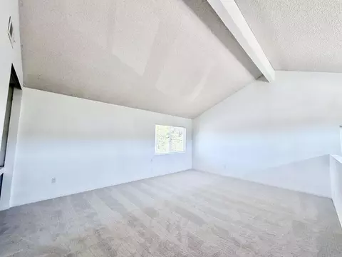 Living - 14744 Roberto Rio Rd, Poway, CA 92064 photo 9 of 11