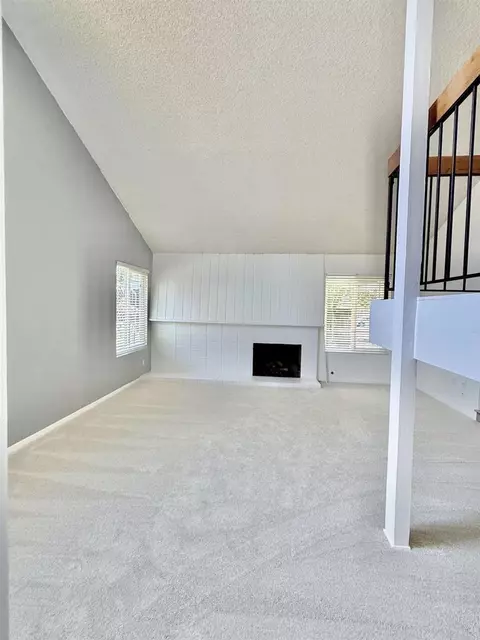 Living - 14744 Roberto Rio Rd, Poway, CA 92064 photo 3 of 11