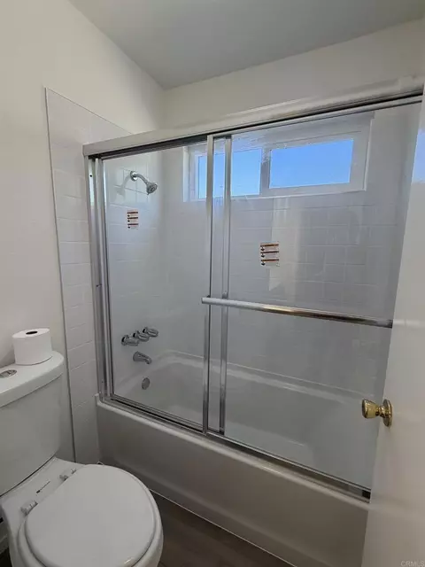 Bath - 14744 Roberto Rio Rd, Poway, CA 92064 photo 3 of 6