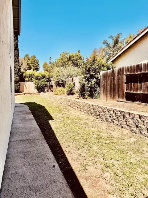 Exterior - 14744 Roberto Rio Rd, Poway, CA 92064 photo 5 of 14