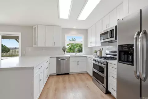 Kitchen - 342 Rimhurst Ct, Oceanside, CA 92058 photo 3 of 5