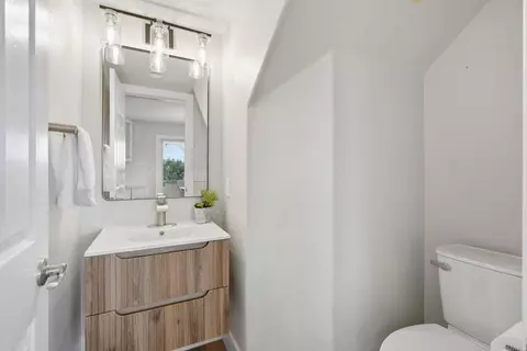 Bath - 342 Rimhurst Ct, Oceanside, CA 92058 photo 1 of 6