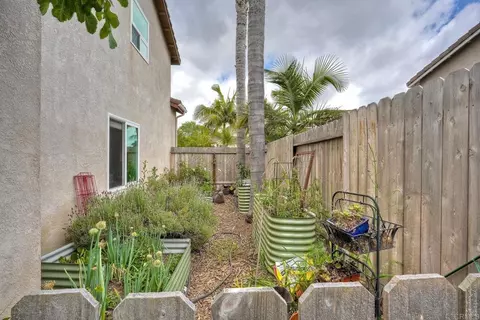 Exterior - 342 Rimhurst Ct, Oceanside, CA 92058 photo 10 of 10