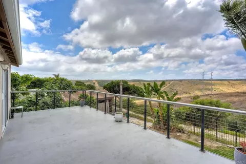Exterior - 342 Rimhurst Ct, Oceanside, CA 92058 photo 2 of 10