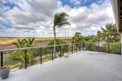 Exterior - 342 Rimhurst Ct, Oceanside, CA 92058 photo 7 of 10