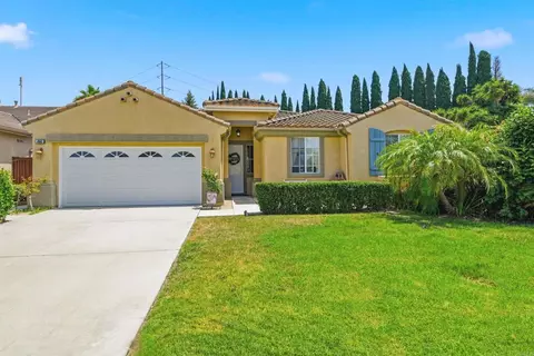 4901 Tropea St, Oceanside, CA 92057