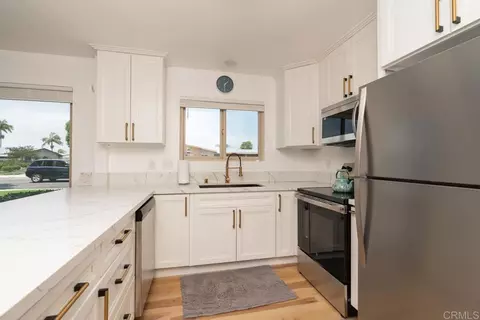 Kitchen - 1025 Plover Way, Oceanside, CA 92057 photo 2 of 2