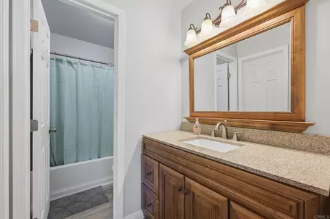 Bath - 958 Marlin Dr, Vista, CA 92084 photo 2 of 3