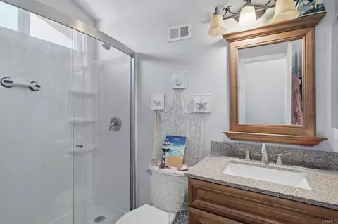 Bath - 958 Marlin Dr, Vista, CA 92084 photo 3 of 3