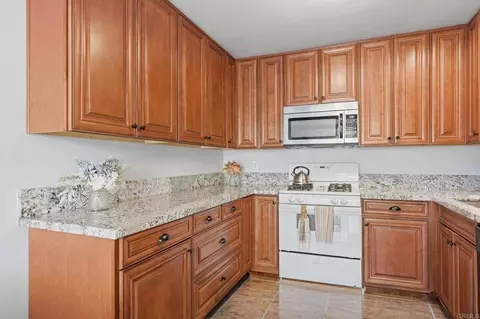 Kitchen - 958 Marlin Dr, Vista, CA 92084 photo 1 of 2