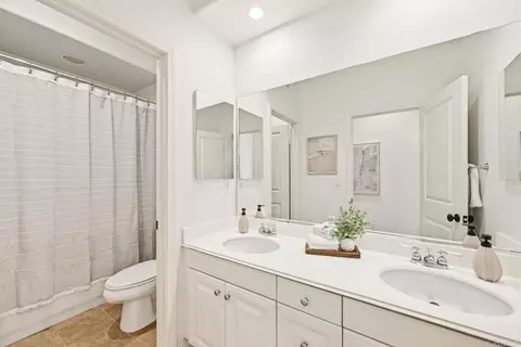 Bath - 7671 Circulo Sequoia, Carlsbad, CA 92009 photo 5 of 5