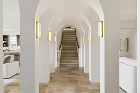 Entry Way - 7671 Circulo Sequoia, Carlsbad, CA 92009 photo 3 of 4