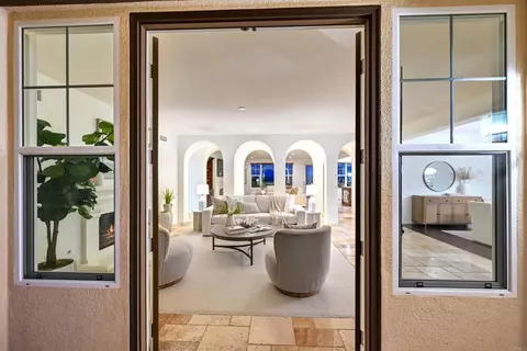 Entry Way - 7671 Circulo Sequoia, Carlsbad, CA 92009 photo 2 of 4