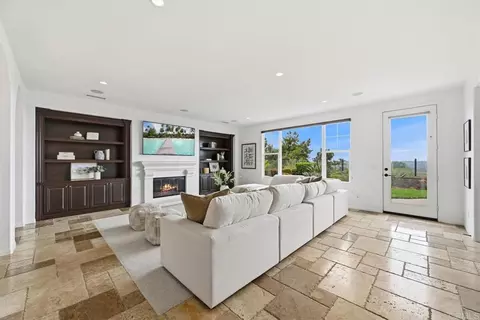 Living - 7671 Circulo Sequoia, Carlsbad, CA 92009 photo 3 of 3