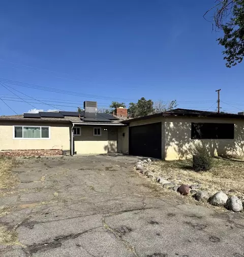 43740 Heaton Ave, Lancaster, CA 93534