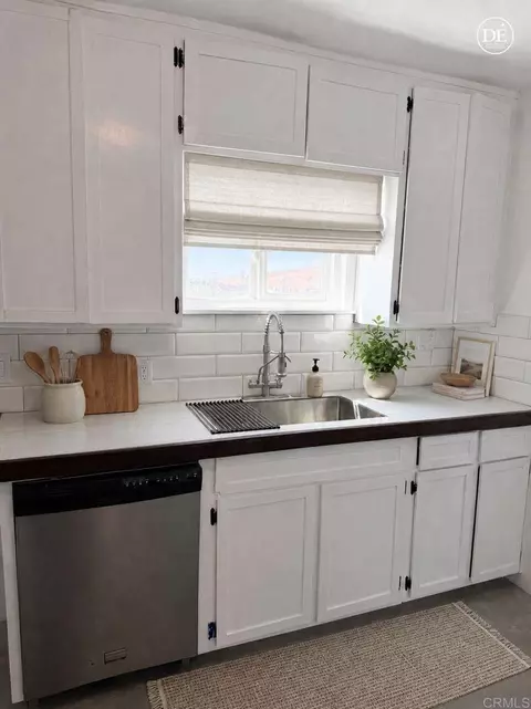 Kitchen - 232 E Fredricks St, Barstow, CA 92311 photo 3 of 4