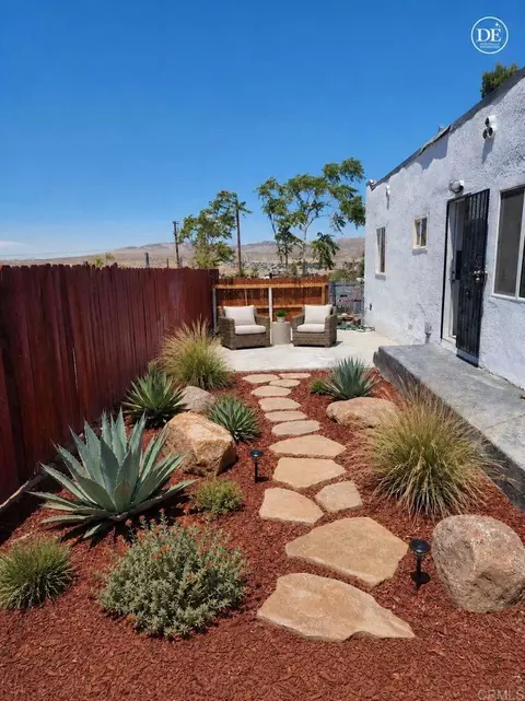 Exterior - 232 E Fredricks St, Barstow, CA 92311 photo 4 of 5