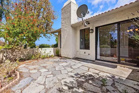 Exterior - 1984 Jayton Ln, Encinitas, CA 92024 photo 9 of 11