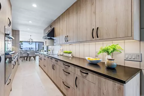 Kitchen - 375 W I St, Encinitas, CA 92024 photo 2 of 4