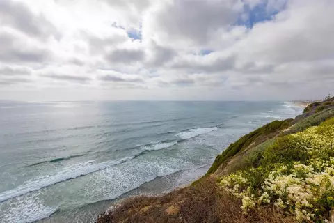View/Area - 375 W I St, Encinitas, CA 92024 photo 2 of 8