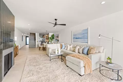 Living - 375 W I St, Encinitas, CA 92024 photo 4 of 4