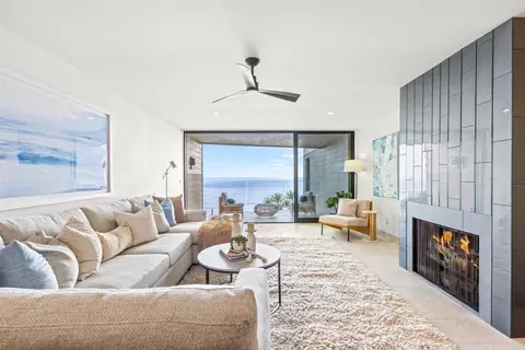 Living - 375 W I St, Encinitas, CA 92024 photo 1 of 4