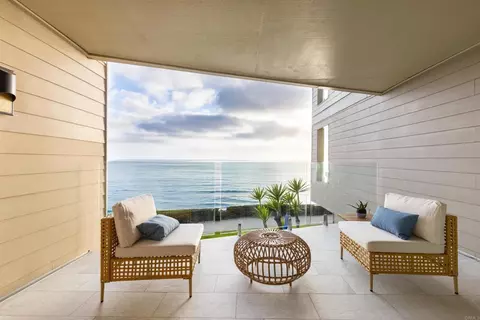 Exterior - 375 W I St, Encinitas, CA 92024 photo 1 of 5
